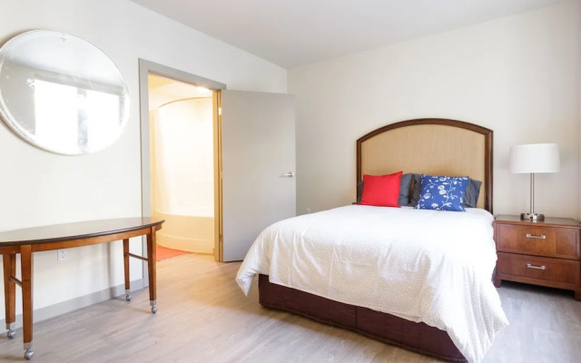 The Apple Theory Downtown Portland