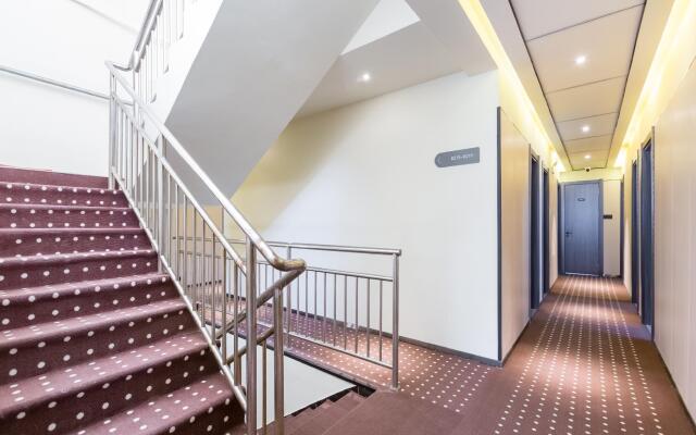 Hi Inn Beijing Wudaokou Metro Station