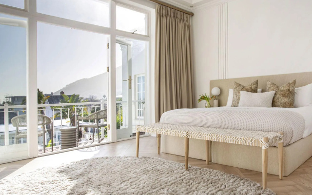 The Clarendon - Fresnaye