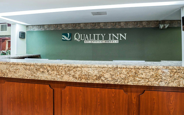 Quality Inn Milwaukee/Brookfield