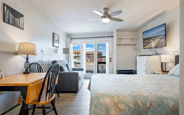 The Seabreeze Studio for 4!