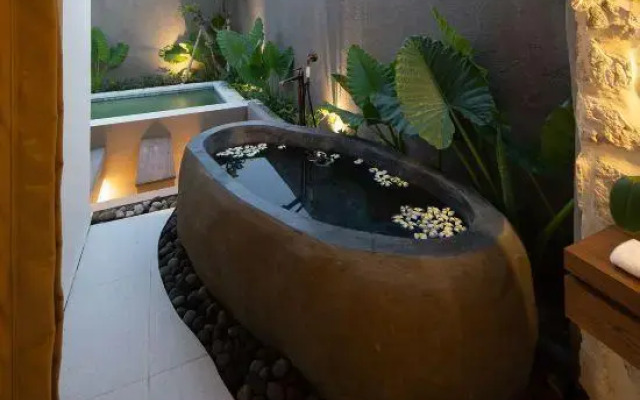 Ubud Mas Glamping Luxury Tent
