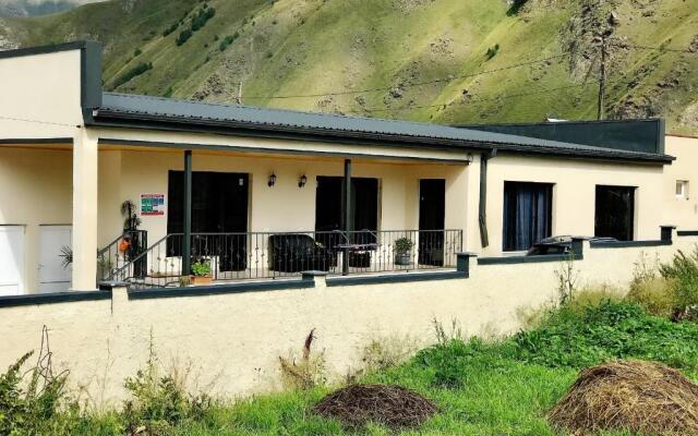 Bibo'S Kokhi Guesthouse