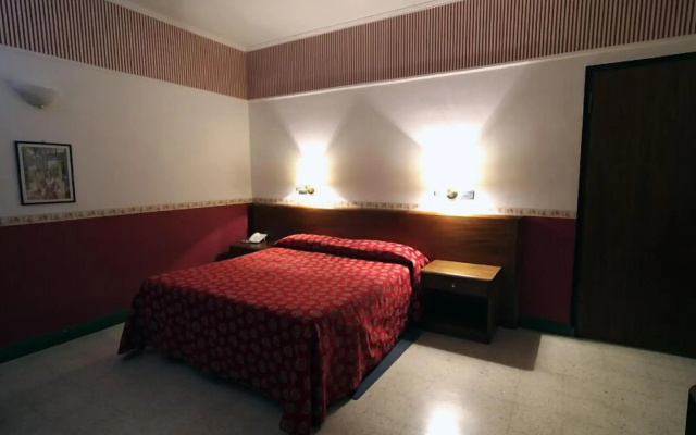 Hotel Iris Crillon
