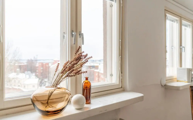 Upper floor studio with a sea view