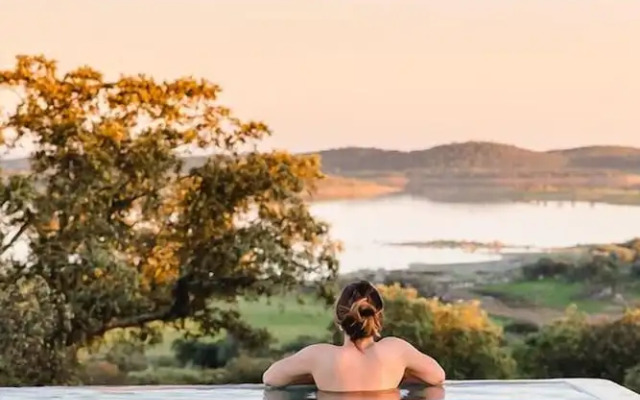 Montimerso Skyscape Country House