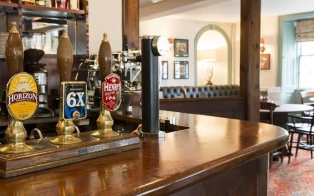 The Kings Arms Hotel - Inn