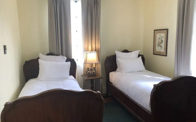 Wolf Creek Inn & Tavern