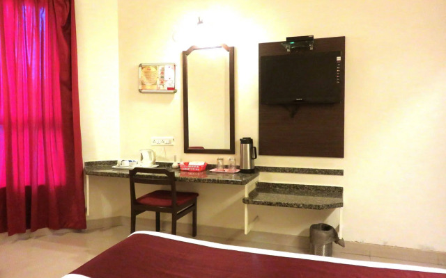 Hotel Ashish Plaza