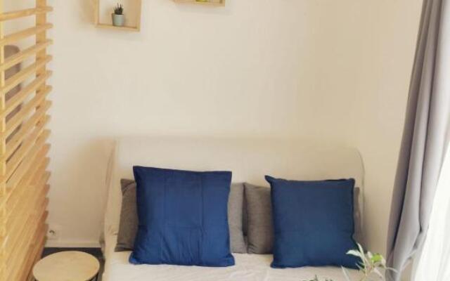 Suite Athéna - Melun gare RER - Balcon et parking