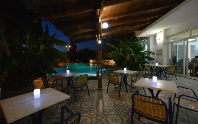 Sotirakis Hotel Studios