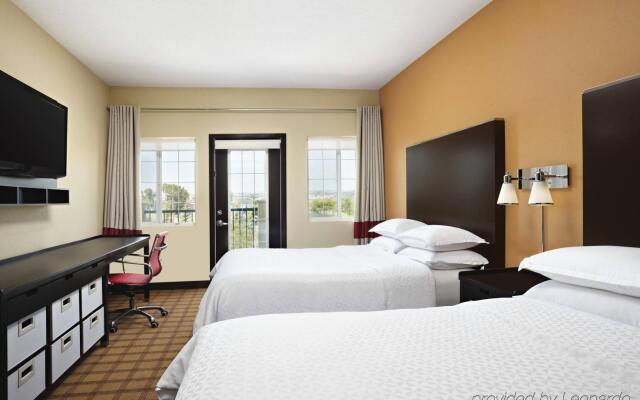 Four Points by Sheraton Hotel & Suites Calgary West