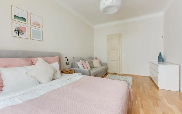 Modern Quiet Apartment next to Wenceslas Square