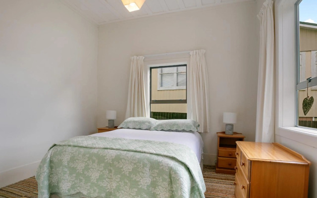 Clara's Togs and Towels - Waihi Accommodation - Bachcare NZ