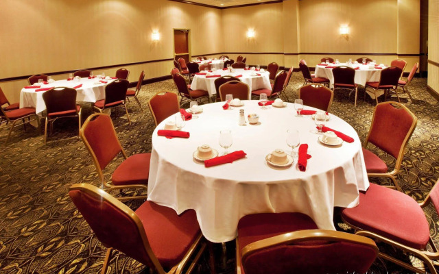 Holiday Inn Lafayette-City Centre by IHG