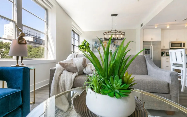 Modern Condos in California Building by Hosteeva
