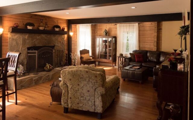 Plantation Oaks Inn