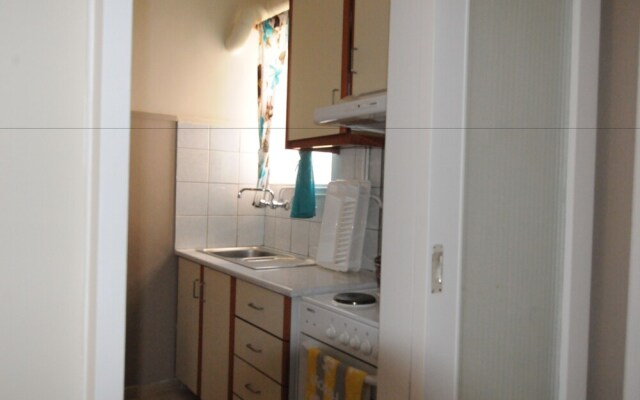 Kinetta Apartments