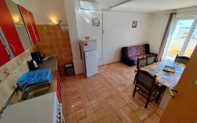 Close to Center Apartment Poly 1 G