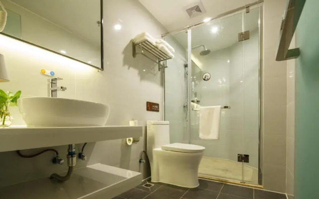 7 Days Premium (Chongqing Liangping People's Square Center)