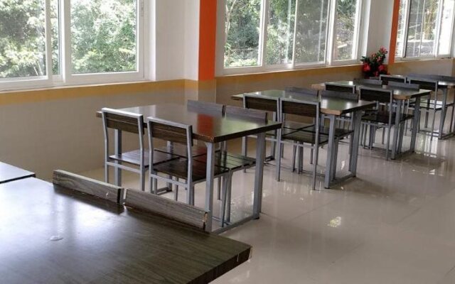 Vihal Estancia Holiday Inn