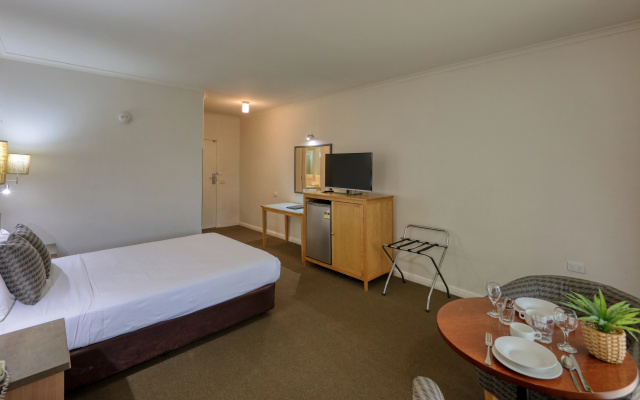 Swan Hill Resort – Guest Rooms – Swan Hill