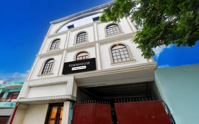 Super Townhouse Varanasi Railway Junction