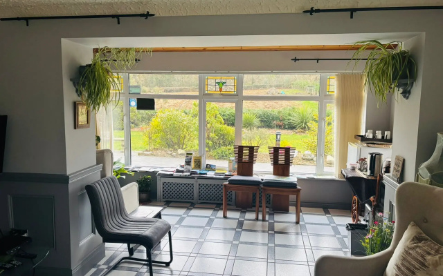 Arch House