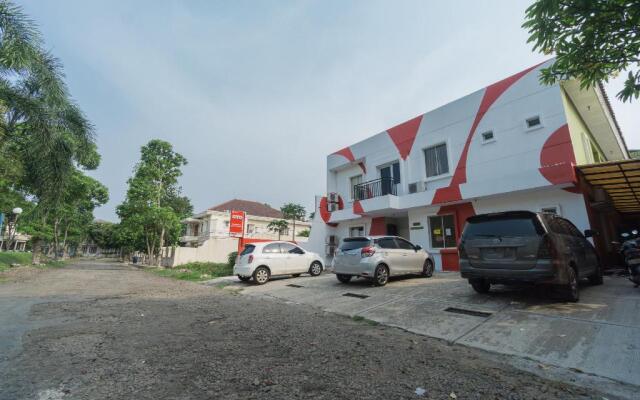 OYO 2110 Rotterdam Guest House Syariah