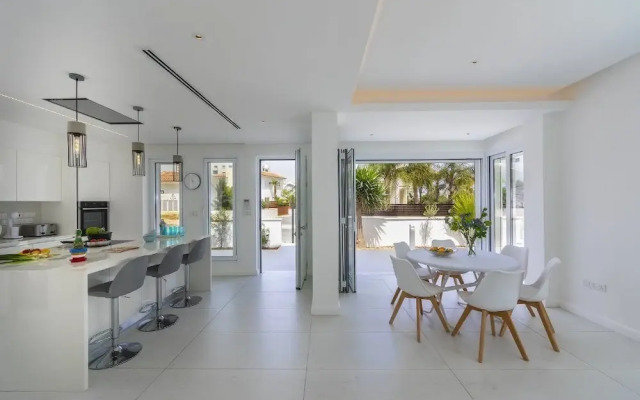 Protaras Villa Piera By The Sea