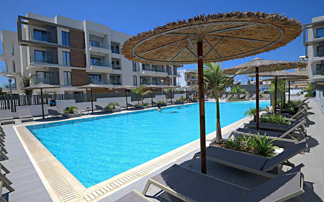 Golden Tree Apartment