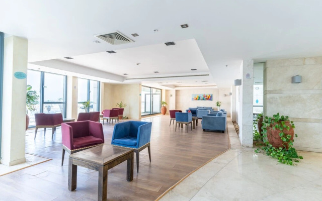 DeluxeApartment with Views of the Marina