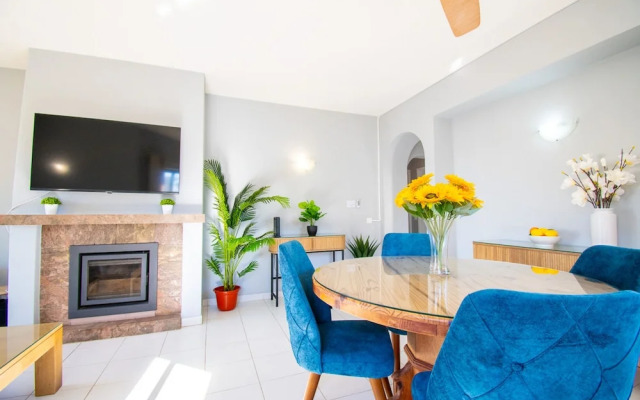 99B Hibiscus Monte Dourado