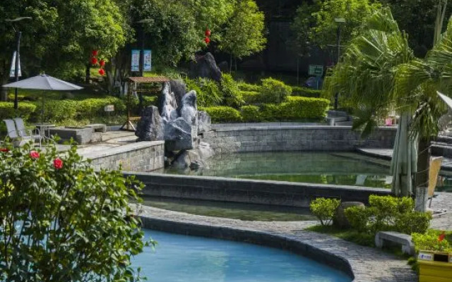 Hot Spring Forest Holiday Hotel