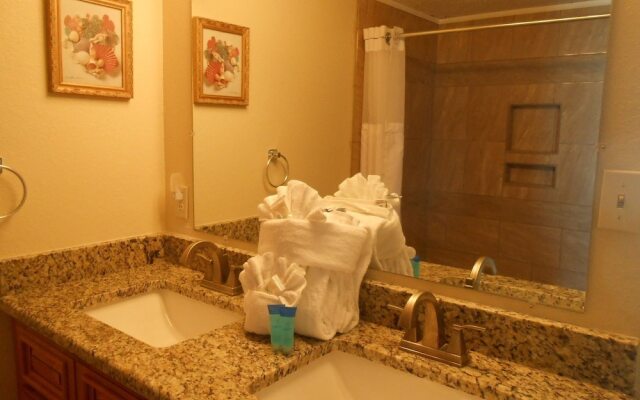 0104 Waters Edge Resort 1 Bedroom Condo by RedAwning
