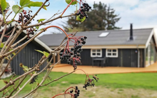 Cozy Coastal Retreat in Gronhoj-by Traum