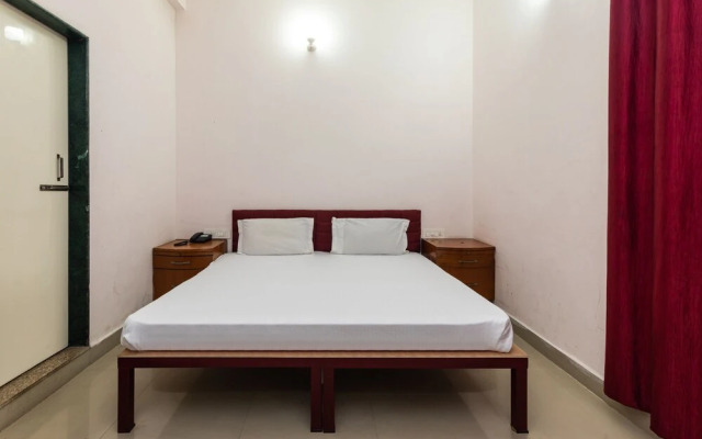 SPOT ON 48618 Vasundhara Gardens