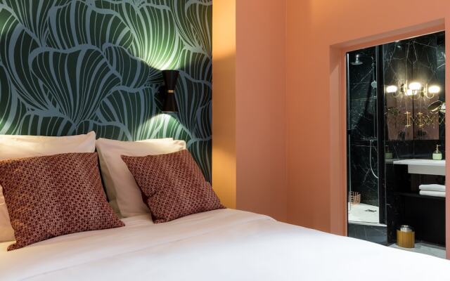 Luxury 3 Bedroom 2 Bathroom Loft - Louvre Museum