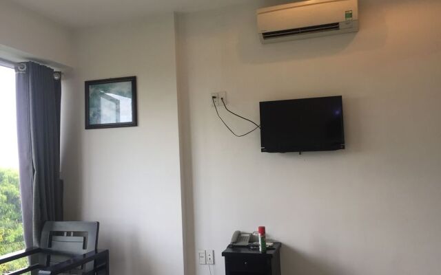 Khue My Hotel