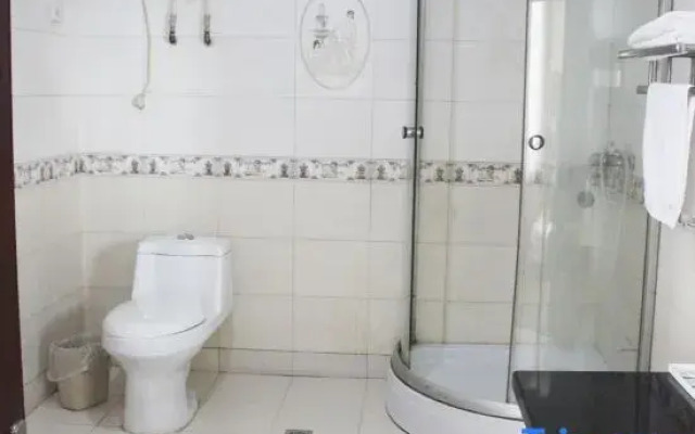 Tieling Traffic Hotel