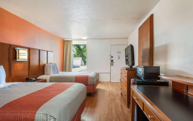 Motel 6 Van Buren, AR