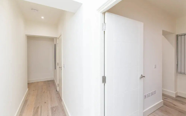 Deluxe Heathrow Apartments & Parking