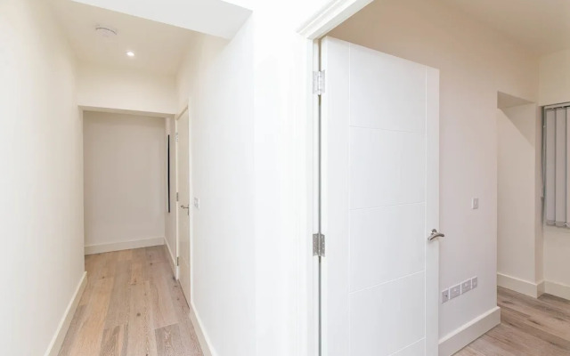 Deluxe Heathrow Apartments & Parking
