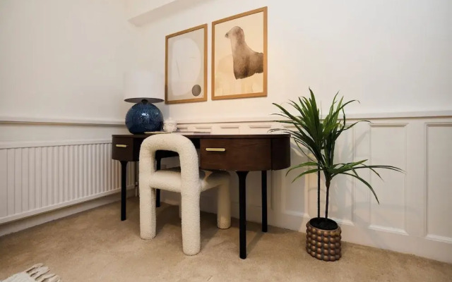 The Carlton Nook - 2BR Apartment