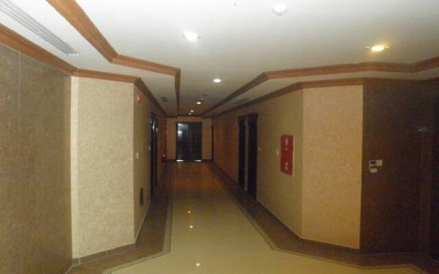 Grandeur East