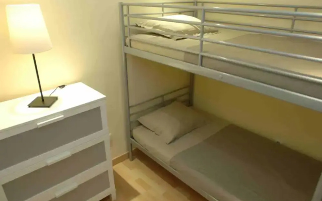 Old Town Apartment With Balcony And Wifi