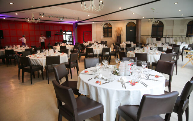 Hôtel & Spa du Domaine des Thômeaux, The Originals Relais