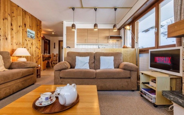 Mont Parrain 24 Ski in out Apartment on the Slopes With Garage – Guest Rooms – La Tzoumaz