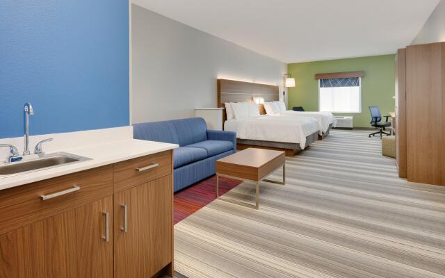 Holiday Inn Express & Suites Denton North by IHG