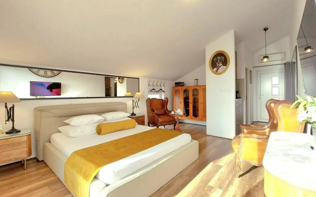 Refresh Boutique Apartments